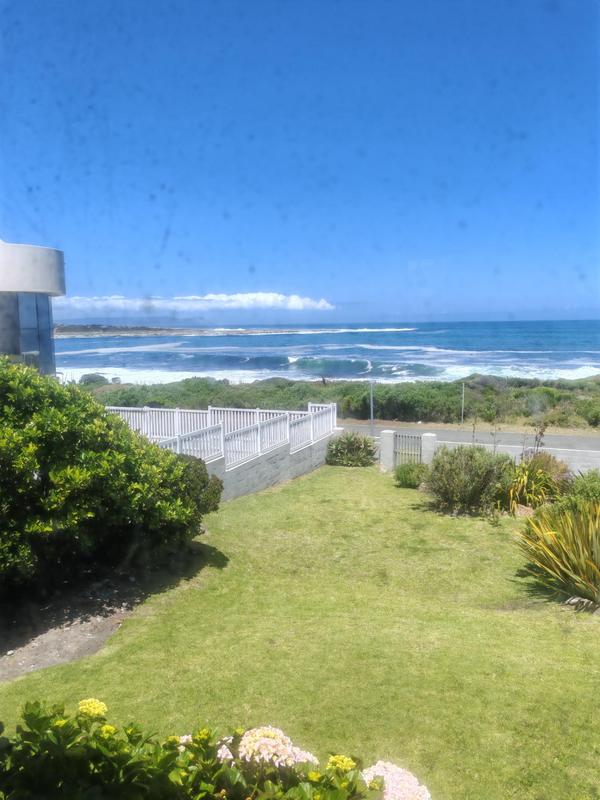 4 Bedroom Property for Sale in Sandbaai Western Cape